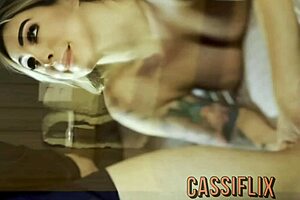 estava na piscina com um boy safado me provocando até que levei ele pra suíte pra foder minha buceta até gozar no pau dele completo no cassiflix