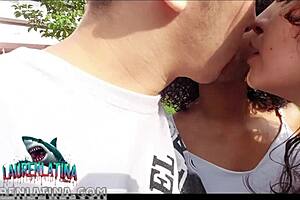 Migrante venezolana offers sexo sin condon for hospedaje in medellin colombia 😈