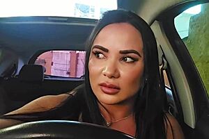 Ei motorista de app, sou safada esperando novinho casado no estacionamento pra foder com anal e creampie!