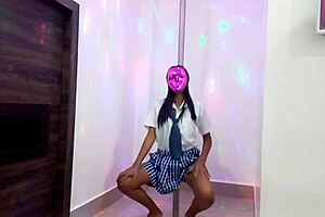 estudiante de bajas calificaciones realiza un video erotico para el profesor la morena es una flaca muy exotica y caliente porno real casero promocional