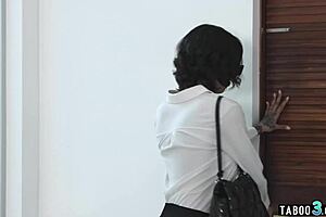 hey, check out lesbian milf house flipper casey calver convincing her ebony gf ravyn alexa 😏🏠