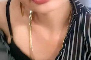 Oh hey there im sofy a real amateur who loves sex a mature milf thats me