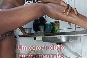 hey, this muscular mature guy with big cock took my virgin ass in homemade anal pounding