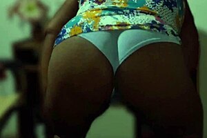 No aguento mais. Toda vez que meu pai vai pra igreja minha madrasta evangélica faz isso.