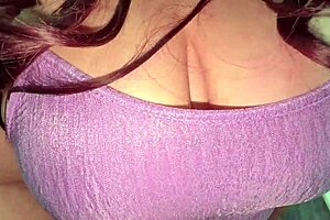 i saw my mature stepmom preparing for party and persuaded her to stay home for anal