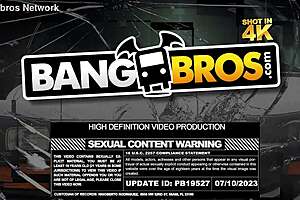 Kourtney's huge shaved ass bounces in public creampie