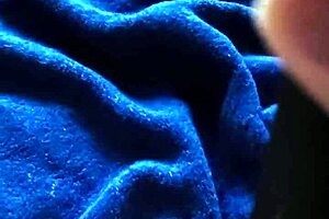 helsbels pumps her pierced greedy squirting pussy 👅💦