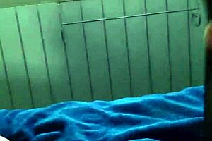 helsbels pumps her pierced greedy squirting pussy 👅💦