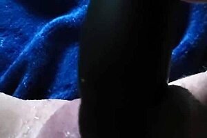 helsbels pumps her pierced greedy squirting pussy 👅💦