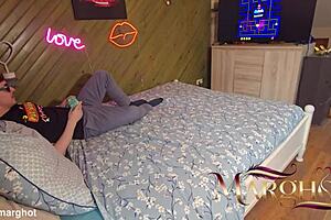 belle mere got so hot playin pacman... beau fils fucks her pussy fulla cum then she eats it