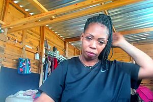 whoa, check this big black mama's panties-ripping leggings on soft natural booty!