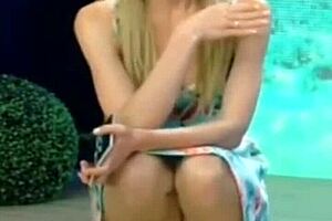 mature milfs teaching how to flash panties and spread ass cracks wide?