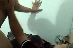 SAFADA PUTA CHUPS MINHA ROLA E BUCETA QUASE ENGRACADA!