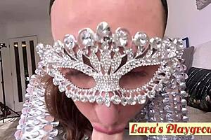 meet lara latex, the fiery british milf masturbating at larasplayground