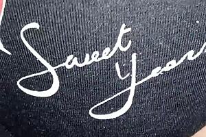 hey, wanna see this curvy milf's big pussy up close?