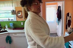 East Coast Stepmom Craves Rough Anal Creampie Beach Dildo?