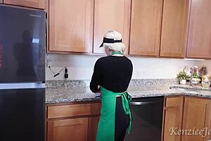 BUSTY STARBUCKS BARISTA SQUIRTS on BBC and gulps cum mid-shift!