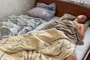 young teen wakes early fingers pussy to sweet creampie orgasm