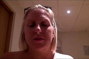 熟女人妻野外露出オナニー覗き撮りううっ