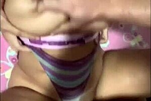 شرموطة المنصوره تتناك من صاحب جوزها بعد ما الكلوت زانق كسها طيز ملبن