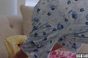 holly day savors serene siren's expert pussy licking