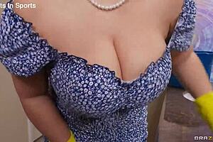 is stepmom life too hard for busty natasha nice's big ass cravings?