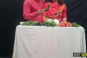 street vendor fucked raw in open market real indian creampie chaos!