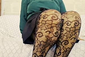 wanna see this milf's new no-panties outfit?