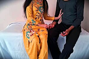 Indian punjabi mommy's big ass gets horny pounding in story porn movie!