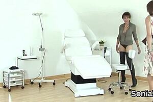 Uk mature adulteress sonia flaunts her massive natural boobs in lingerie