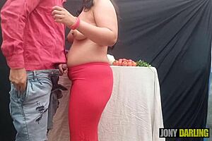 street vendor fucked raw in open market real indian creampie chaos!