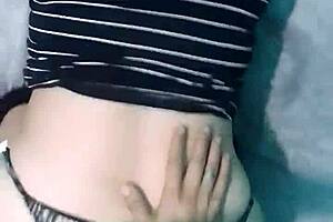 mi novio me penetra perrito cama grande panties aside!