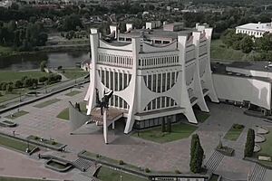 Pornovatas Madre Bielorrusa Craves Victor Bloom's Spanish Cock Outdoor Casting