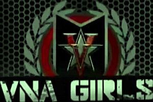 Nasty Kimber Lee Cranks Machine For Mouth-Filling Toy Action!