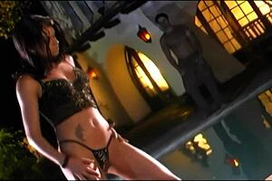 im ridin cock wit sexy milf ass