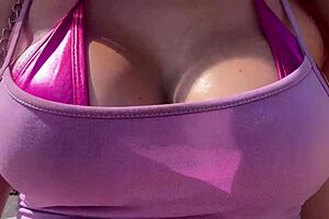 i'm italian milf artemisia love bouncin juicy big tits public