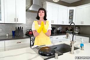 wanna see stepmom jane dove suck stepson alex jett's cock in lingerie?