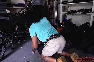 hey handyman james angel wanna fuck milf lolly dames pussy?