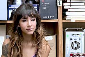 19yo latina shoplifter takes officer's big cock deepthroat pounding