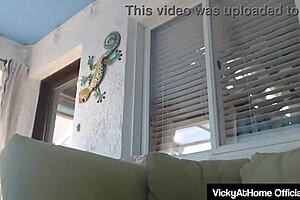Vicky Vette Vibes Swollen Muff Deep In Steamy Webcam Show