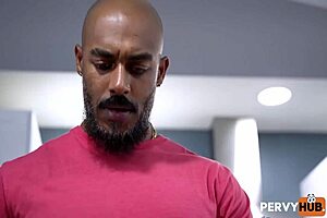 Brianna Moore's Passionate Valentine's Blowjob And Boob Fuck With Dickdealer Don