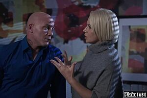 milf photographer seduced by client for deepthroat blowjob