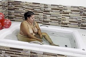 stepmom fucks stepson in jacuzzi while hubby away 😈💦🛁