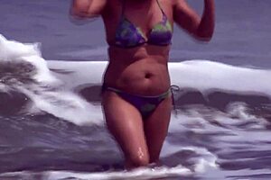 voyeur stepmother shaves pussy slips bikini flashes curvy ass hunts beach cock homemade taboo