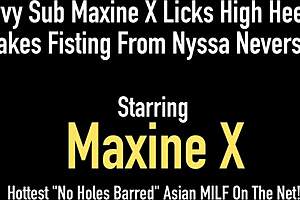 curvy sub maxine x worships heels with tongue 👠💦 big ass stockings