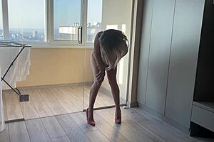 watch this milf work a huge cock till she squirts hard