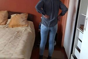 I jerk to stepmom's big ass and she gets horny too!