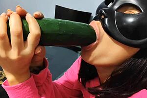 follando mi gran culo maduro con pepino loco