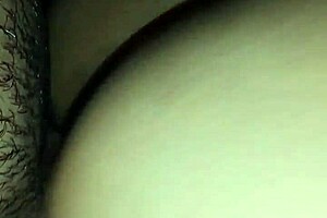 closeup of mature hairy slut in bedroom assplay 😘🍑