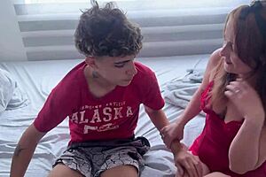 ven hijastro, te voy a follar como hombre de verdad!